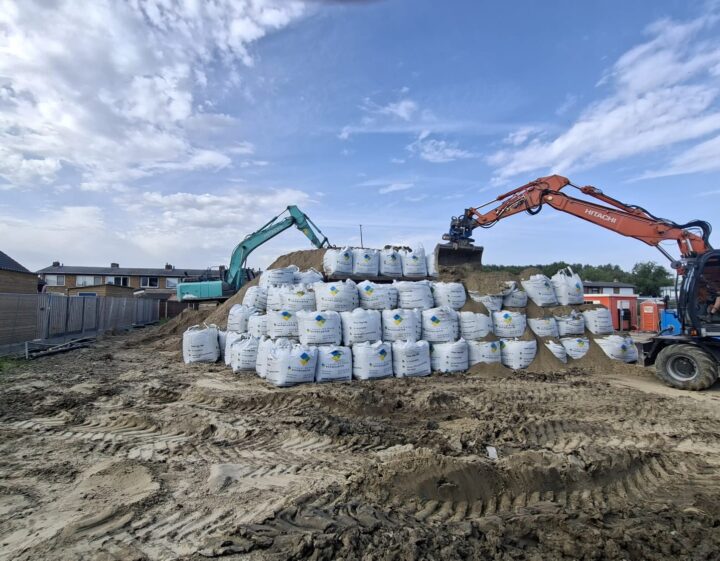 Van Kerckhoven Bouw Britse 500-ponder vliegtuigbom Crijnssenlaan Breskens Kloosterzande Aannemer Zeeuws-Vlaanderen Bouwbedrijf